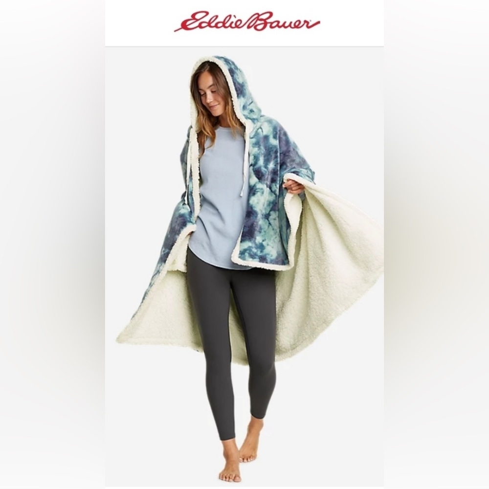 NWOT Eddie Bauer Cabin Hooded Throw